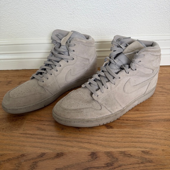 Jordan 1 Retro High Grey Suede 01/04/17-used, good condition main image 2
